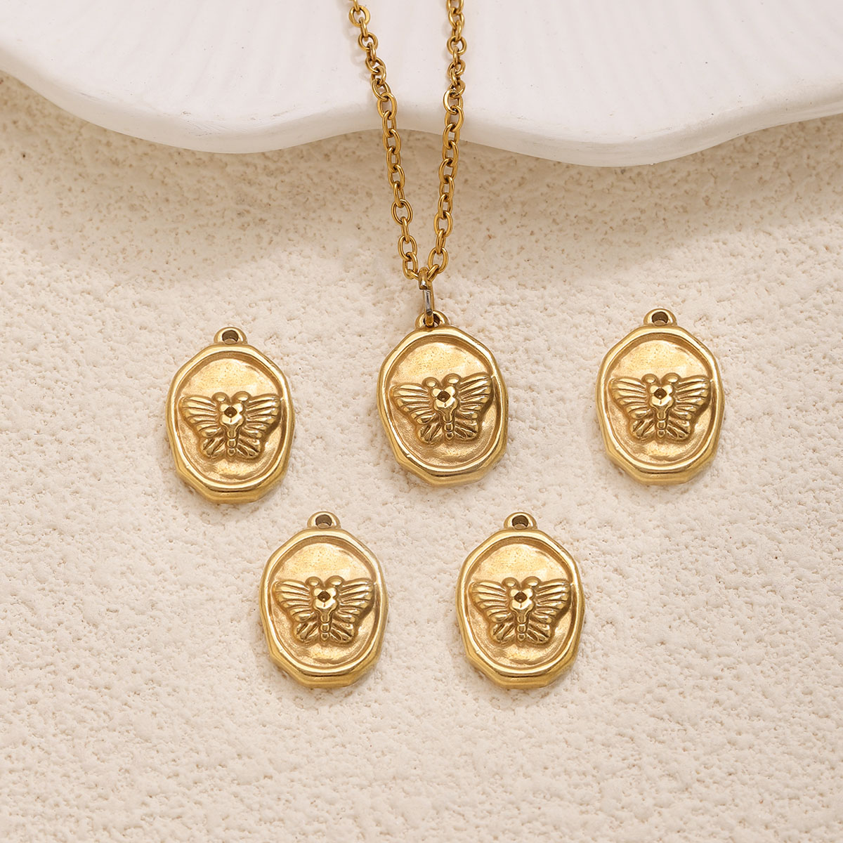 6 adet Oval Böcek Kelebek Koly - Butterfly Pendant Necklace incelemesi ve fiyatı